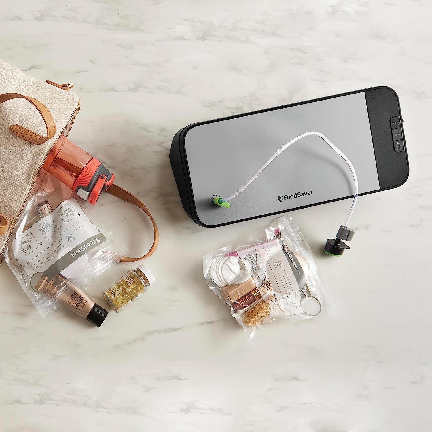 FoodSaver VS2120 Vacuum Sealing System, Food Vacuum Sealer in Black / Light Silver