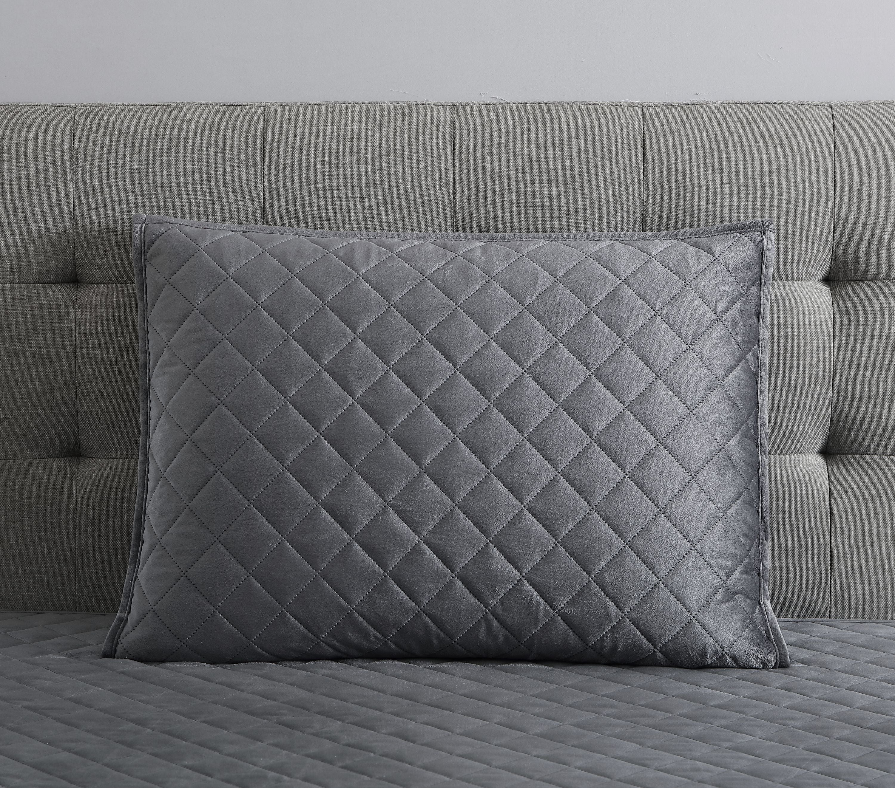 VCNY Home Solid Mink Quilt Full/ Queen Grey, FOB KS